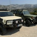 Policija traga za članom visokorizične kriminalne grupe. Pretresen hotel i restoran, oduzeta tri skupocena automobila (foto)