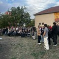 U Desimirovcu kod Kragujevca SNS i studenti jedni naspram drugih