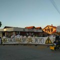 “Svi za jednog, jedan za svi” - protest i kratka blokada Brzobrođana, sutra očekuju Vučića