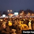 Blokada raskrsnice u Novom Sadu zbog incidenta na protestu u Beogradu