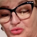 U dubokom dekolteu slavi 69. Rođendan! Bivša zadrugarka iznenadila javnost (foto)
