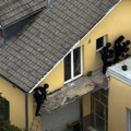 Policajci upali mladiću u stan preko krova, otkrio ga Audi vredan 110.000 evra! Snimak akcije u Varaždinu