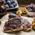 Najlakši recept za domaći pekmez od šljiva – bez mešanja na šporetu