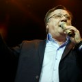 "Otac je hteo da ga ubije, nije mu dao da bude pevač": Komšije Halida Bešlića iz rodnog sela: "Čuvali smo ovce zajedno"