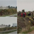 (Foto, video) ima poginulih, povređeno mnogo putnika Novi detalji udesa kod Sremske Mitrovice: Autobus koji se prevrnuo…