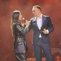 Tanja Savić iznenadila Baneta Mojićevića na njegovom koncertu: Zajedno zapevali "Jorgovane" i oduševili publiku