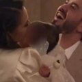 Pevač izbačen iz Zvezda Granda krstio ćerku: žena u šortsu na intimnom činu, ćerkicu čvrsto grli