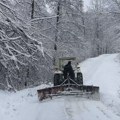 Zabrinut i predsednik Gornjeg Milanovca: Najviše snega na Suvoboru, ekipe su na terenu
