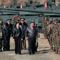 Ćerka Kim Džong Una vozila tenk tokom vojne vežbe u Severnoj Koreji (foto)