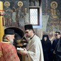 Po tradiciji staroj vekovima, na veliki četvrtak: Čuvene ratarske sveće stigle u Manastir Tronošu, zadužbinu Nemanjića (foto)…
