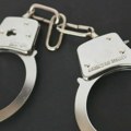 „O’š još lupat’, o’š da te štocem opalim? Da ti pola glave otkinem?“: Uhapšen nastavnik sarajevske škole jer je pretio učeniku…