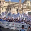 Vojnici izašli na ulice, traže veće plate i poštovanje