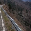 Drama na izlazu iz Majdanpeka: Vozilo sletelo sa puta i završilo u provaliji