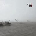 (VIDEO) Snažno nevreme u Italiji: Vetar na pisti prevrtao avione "kao igračke"