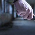 Incident u Donjoj Vrežini: Posle sudara pretio pištoljem i komšiju ubo nožem