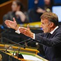 (Video) Makron je stao pred govornicu u UN, udario pesnicom i svi su zanemeli: "Trebalo bi da se stidimo"