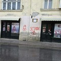FOTO: U Karlovcima vandalizovane prostorije građana koji podržavaju studente, na zidovima ispisano "Ustaše"