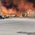 Ugašen požar na rastinju somborskog tržnog centra