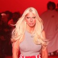 Jelena Karleuša na RTS-u posle toliko godina Emitovan prilog u kom nisu štedeli reči o njoj, a ovo je povod