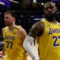 Lebron pecnuo rukovodstvo Lejkersa: Nemam komentar! Moj čovek Dejvis je imao, pa su ga trejdovali!