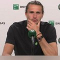 "Šta hoćete da vam kažem, to je Đoković": Zverev povisio ton posle ponoći, opet držao lekciju novinarima