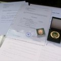 Iz tabloida saznao da je uhapšen posle pretresa kuće