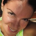 Сању Кужет у овом издању нисте видели: Снимила се усред парка, а ово је њена тајне витке линије (фото)