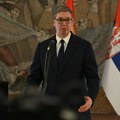 Vučić i ministri čestitali Božić po gregorijanskom kalendaru