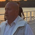 Đani prvi put u javnosti nakon što ga je gost na svadbi ugrizao za stomak: Uprkos povredi stigao na proslavu