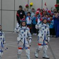 Kina lansirala letelicu sa tri astronauta, jedan će ostati u svemiru godinu dana