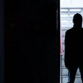 Učenik pokušao da ubode nožem nastavnika: Imao jeziv plan, sve snimao i objavio, ali na jedno nije računao!