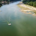 Rumunija potapa četiri barže da poveća protok vode u Dunavu do elektrane Černavoda