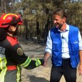 Ambasador i oficir za vezu EU obišli evropske i srpske vatrogasce u Deliblatskoj peščari