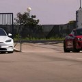 Da li je Tesla stvarno bolji od Poršea? Bacili su na test oba automobila i evo kako su prošli, rezultati su baš zanimljivi…