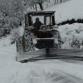 Четири особе спасене ноћас из снега у ивањичком крају