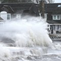 Oluja pogodila Istočnu obalu – četiri osobe poginule, više od 600.000 domova bez struje