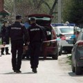 Sekirom izlupao policijsko vozilo: Muškarac (42) napravio incident u selu Mrčajevci nakon što je prijavljen za porodično…