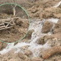 Katastrofa na slapovima Sopotnice: Pokrenulo se klizište - ostavilo pustoš a urušen i drveni most, ni najstariji meštani ne…