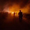 Spaljeno više od 25 kvadratnih kilometara zemlje: Izbio šumski požar kod Los Anđelesa: Najmanje 1.200 ljudi evakuisano iz…