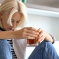 Zašto se žene brže napiju: Nije sve tako jednostavno