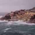Kod Dubrovnika talasi i do 8 metara! Jugo nosio sve pred sobom, orkanski udari na Jadranu (video)