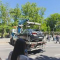 Kod Pravnog fakulteta u Beogradu tokom 16 minuta tišine automobil udario čoveka, a vozač studenta