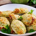 Mafini bez brašna, a ukus – čista fantazija! „Smuti, pa prospi“ recept sa tikvicama i šunkom koji se pravi začas