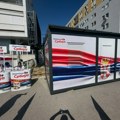 Nedeljno pre podne „uz prijatan razgovor“ i nov kontejner na sred trotoara