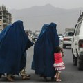 Talibani ženskom osoblju dozvolili da se vrati na posao, Međunarodna agencija za pomoć nastavlja rad u Avganistanu,