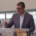 Glasao Aleksandar Vučić! Predsednik Srbije iskoristio svoje građansko pravo na Novom Beogradu (foto)