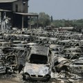 Grčka: U požaru izgorelo 550 automobila koje je zaplenila carinska služba u Patrasu