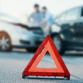 Težak udes između Batajnice i Ugrinovaca: Vozilo potpuno smrskano VIDEO