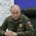 Putin u vojnoj uniformi stigao u komandni centar: Gerasimov mu odmah raportirao kako je na frontu": "Oslobođen Kupjansk…