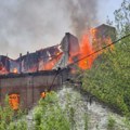Dramatične scene u Obrenovcu: Izbio požar u staroj zgradi, ekipe hitno izašle na teren!
